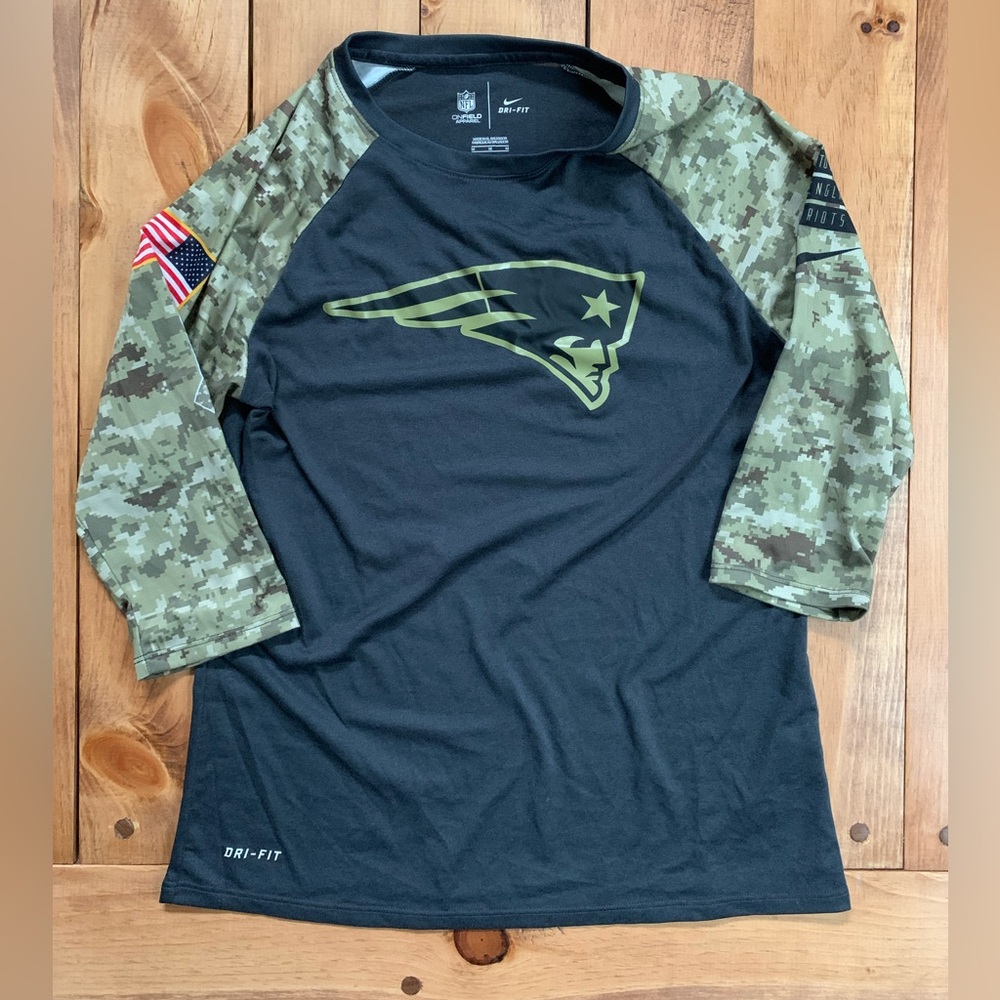 USED - Nike New England Patriots Salute to Service Top